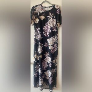 Short sleeve maxi dress.